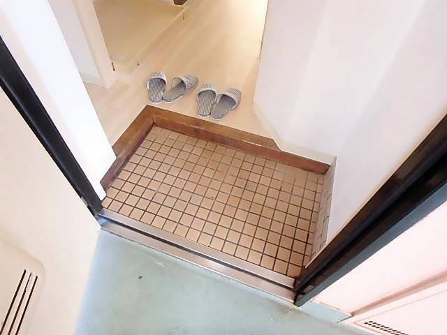 ワンライフ原 玄関