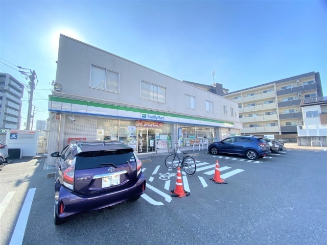 ジュネスⅢ ファミリーマート昭和塩付通一丁目店