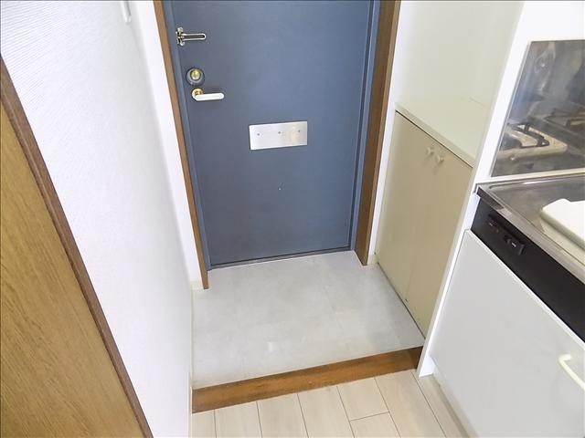 ウルップソウ山手 玄関