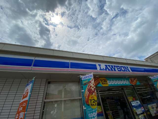 ホワイトヴィラ ローソン北区山田一丁目店