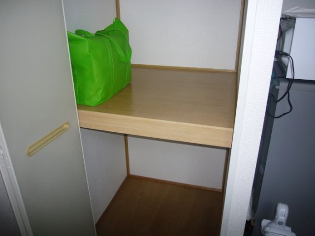 ビジャコンドウ 奥行のある押入れです。