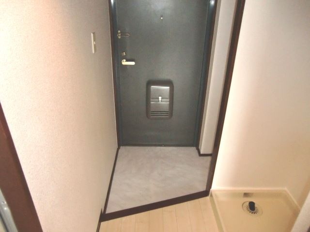 ハイツ三好ヶ丘 玄関
