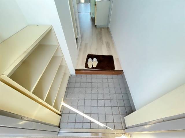 森ビル１ 玄関