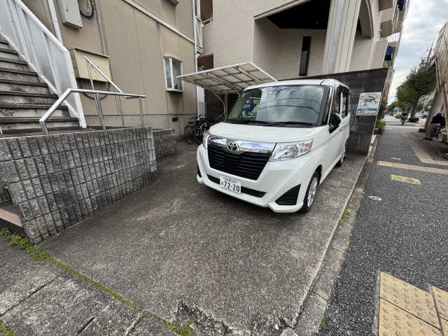 プチメゾン川原 駐車場