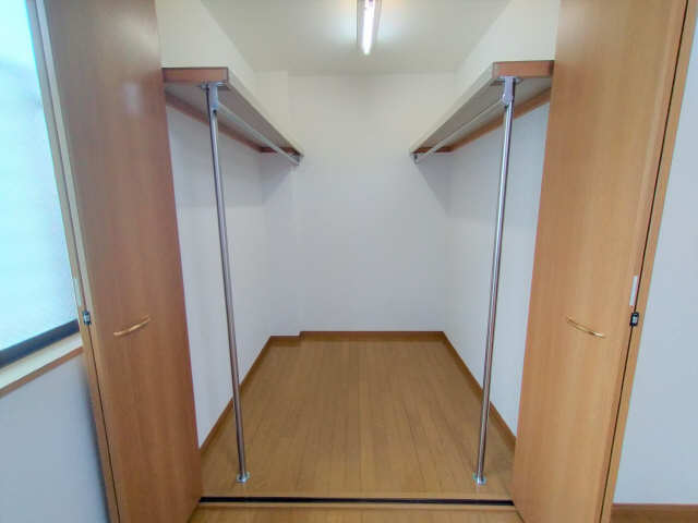Ｒｅｓｉｄｅｎｃｅ四季 収納