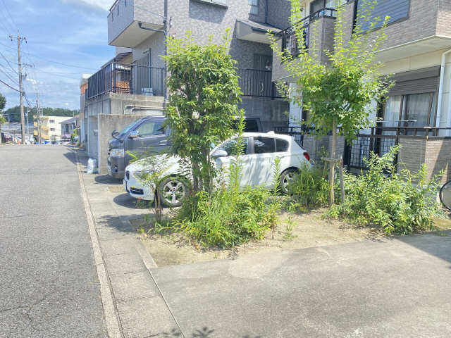 Ｒｅｓｉｄｅｎｃｅ四季 駐車場