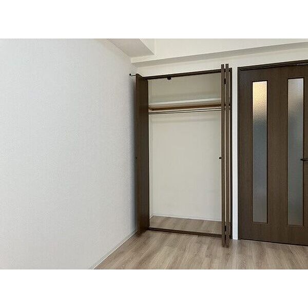 ベレーサ本山 クロゼット　※同タイプの部屋のお写真です