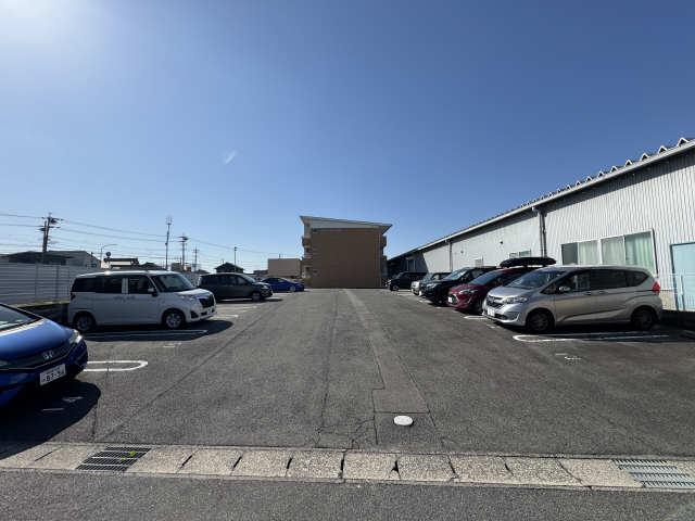 ハートヒルズ舳越 駐車場