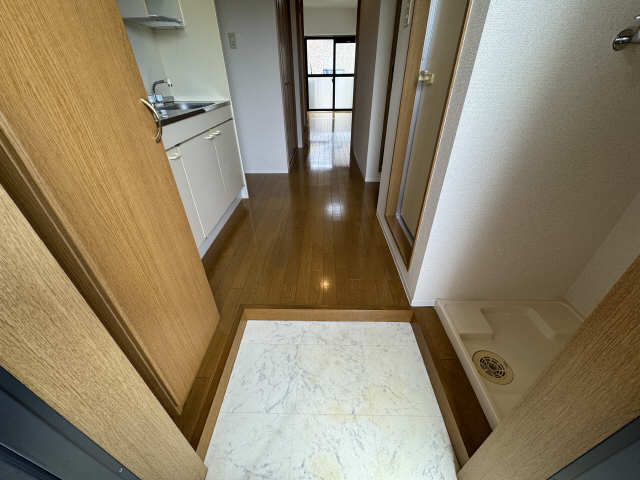 アヴェニューコート栗真Ｂ棟 玄関