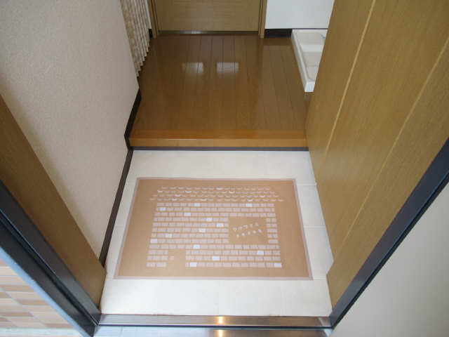 アヴェニューコート中野Ｃ棟 玄関