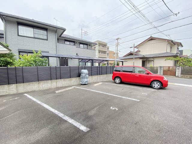 ハイツ藤 駐車場