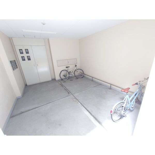 ラプーリア御器所 駐車場