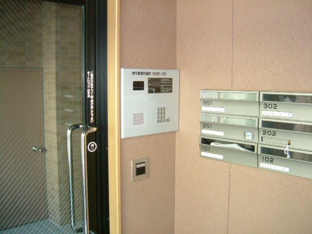 カレッジハウス　8 エントランス